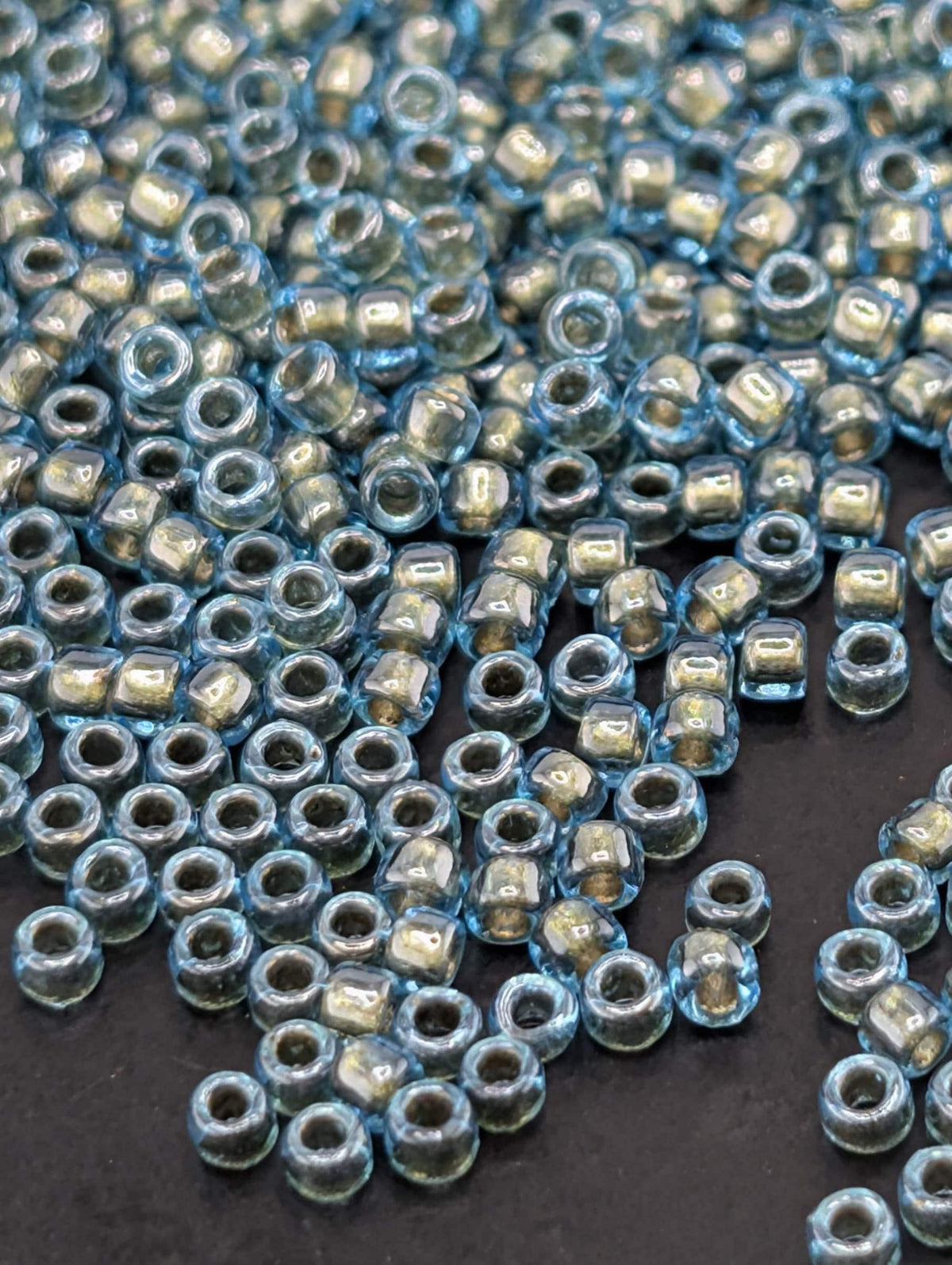 15/0 Toho Round, Inside-Color Aqua | Gold-Lined | Bead Weaving Supply