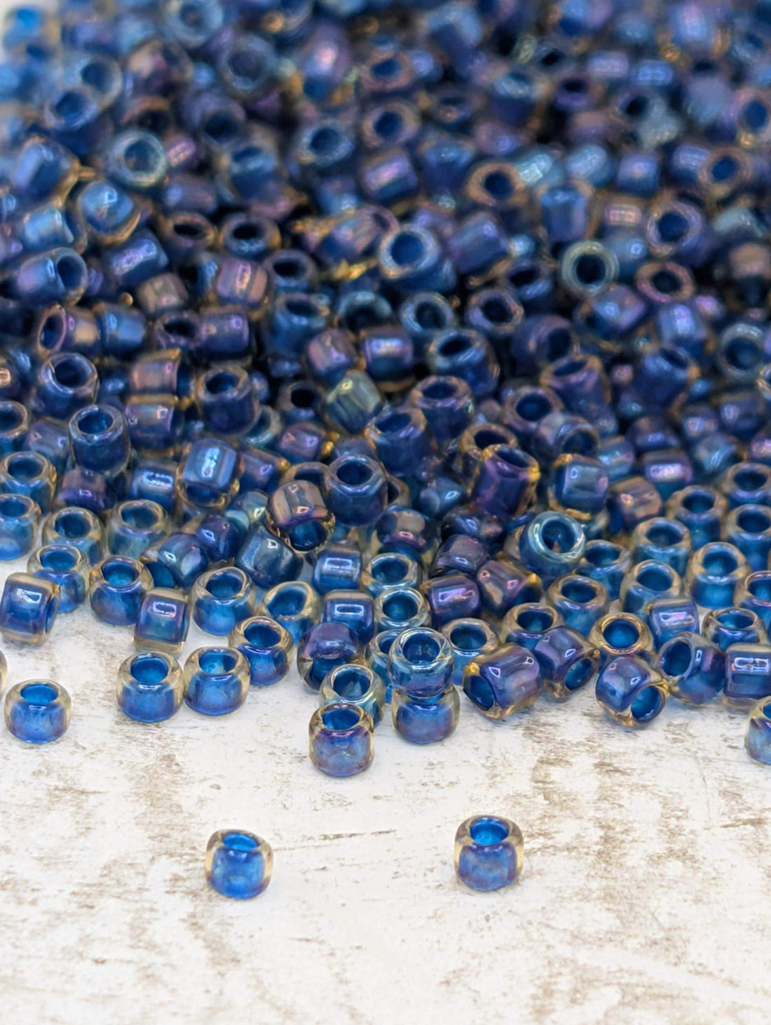Toho Round Beads, Rainbow Lt Yellow/Capr | 15/0 | 8g Pack