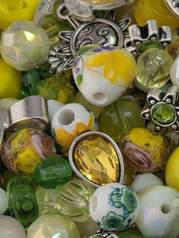 Bead Soup Mix, Sunflower & Daisy Cabochon | Yellow, Emerald Glass | DIY Jewelry